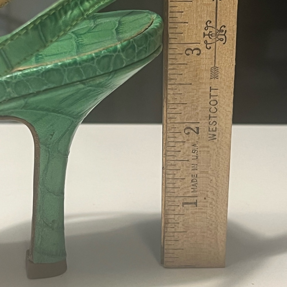 Isaac Mizrahi Emerald Green Croc-Embossed Slingback Heels - Picture 8 of 8